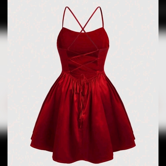 Elegant Red Strappy Dress - Picture 2 of 4